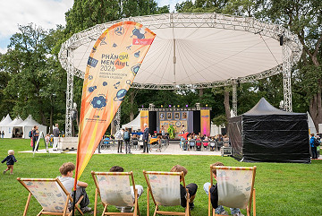 Drei Tage Bühnenprogramm mit spannenden Experimenteshows und Kindertheater.